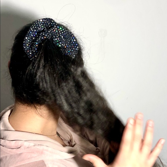 ✨3 PACK HANDMADE STYLISH SCRUNCHIES💜🤍🖤 - Picture 5 of 7